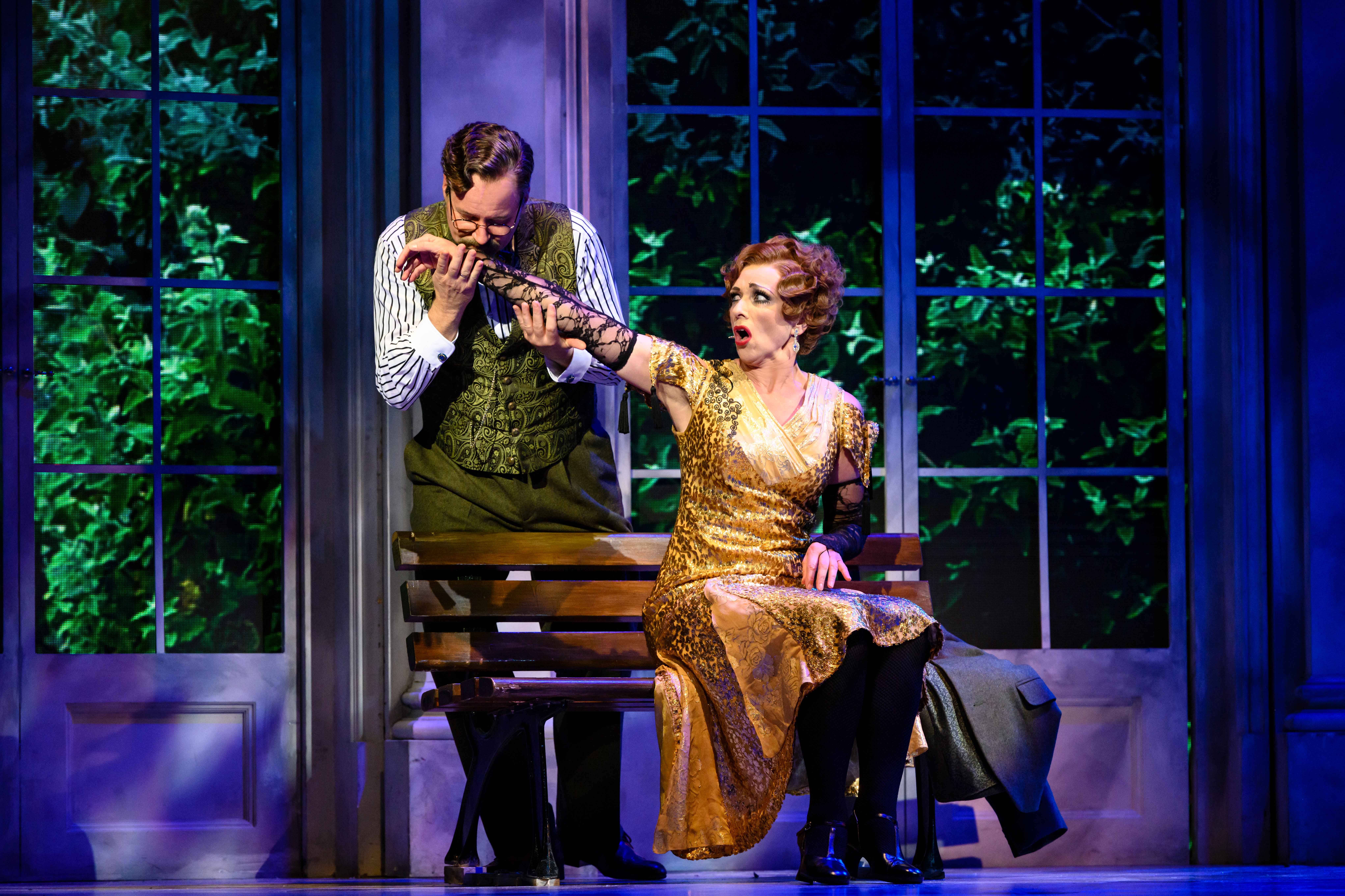 Ad Knippels (Vlad) & Ellen Evers (Lily)