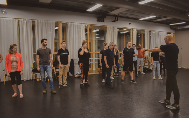 Repetitiefoto Come From Away