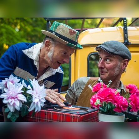 Plaatjes vullen Gaatjes - Danscaf&eacute; van Piet en Erik